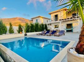 Villa Etoni, amazing sea views, infinity pool, ξενοδοχείο στο Καλαμίτσι