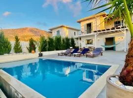 Villa Etoni, amazing sea views, infinity pool