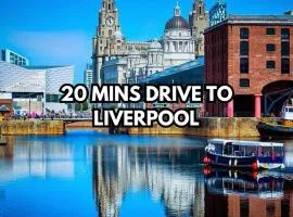 FREE parking, LARGE House for Contractors & Families, Sleeps 7, 25 mins to MANCHESTER & LIVERPOOL