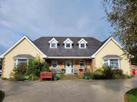 Stay with Jack 2, hotel con campo de golf en Ardagh