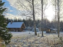 2-bedroom, fenced yard, sauna, 10 min to Pärnu, hotel in Pärnu