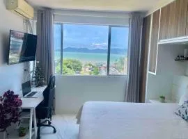 Loft vista incrível beira mar continental