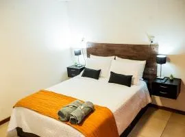 Amplia Casa Centrica, Parrilla, Cochera Privada y Portón Eléctrico para facil acceso