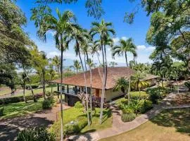 Hale Kalapu · Large Home 180° Ocean Views Walk2Beach Hale Kalapu