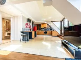 Spacious apartment with shared jacuzzi private terrace MK2