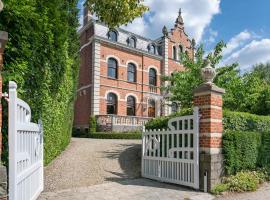 Villa Copis, Hotel mit Pools in Borgloon