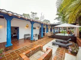 Sweet Helen Casa Santa