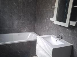 Cosy Cottage Apartments ,Area L، فندق في فرانسیستوون