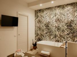 Hair spa suite ''Beauty Ritual'' Femme Noir, hotel en Caserta