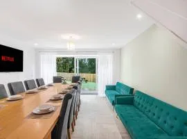 The Roost Group - 5 Bed House Hot Tub Near Beach