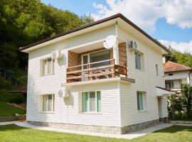 Вила Владислава - стаи за гости, hotel in Cherni Vit