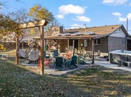 Wheat Ridge retreat w game rom & yard