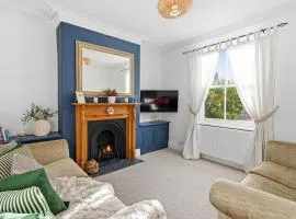 Luxurious 3 bed stay Ideal for Proffesionals, Families and Contractors