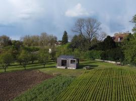 Parcel Tiny House Vallée, près de Verdun, hotell i Rarécourt