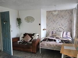 Havisham Studio Flat Rochester ME1 1XZ, hotel u gradu Strood