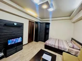 Yerevan City Center- Cozy and Sunny Apartment - Near Republic Square
