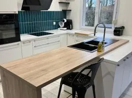 House with Outdoor Jacuzzi