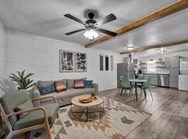 Tranquil Retreat in Stillwater - Free Parking & Reliable WiFi, hotel v destinaci Stillwater