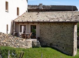Casa Maria - Quiet Luxury Nest in the Alps - Close to Bernina Express, hotel a Teglio