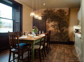 Wonderland Berwick 5-bedrooms Pet-friendly cottage with the Hot tub, hotel in Tweedmouth