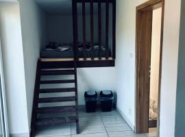 Na Zlaťáku، فندق في Malá Morava