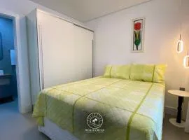 Studio 150m do mar | Ar | Piscina | Aceita Pet