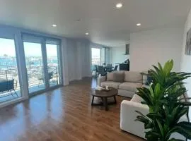 Lavender-modern 2 bed apartment with water view