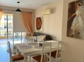 Royal Seacrest F 103