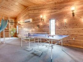 Epic Indoor Pool w/slide & hot tub close to beach, hotel in Bridgman