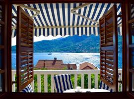 Apartments Oasis, hotel in Tivat
