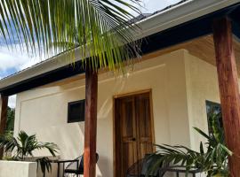 The Ridge-Coconut Cottage，位于Buff Bay的别墅