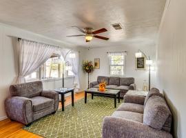 Near Hunting Grounds Aspermont Home with Yard, hotel v destinaci Aspermont