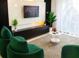 Nova Stays 1-Bedroom Apartment with Private Pool & Uninterrupted Seaview, hotel care acceptă animale de companie din Mombasa