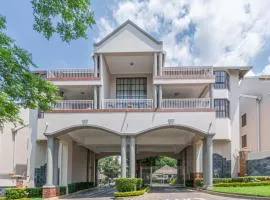 Work and vacation combined - Solar - No blackouts!