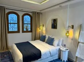 Maison traditionnelle totalement privée au médina