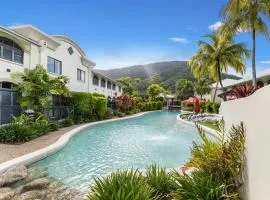 Salt & Sand Retreat - 2 BR Resort Stay - Spa