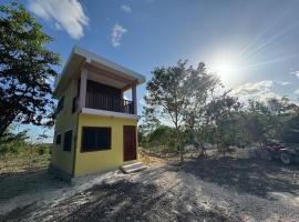 Casa en Huerto Frutal, hotel in Chicanna