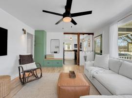 Modern 4BR Bungalow with AC, Fire Pit, and BBQ, Hotel in Missoula