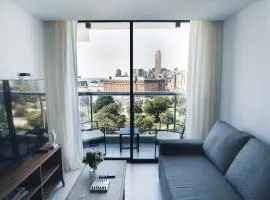 Check and Home - Casino - 4 Huéspedes a Estrenar con Vista a la Plaza Colón y al Mar