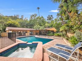 4BR 3BA Beverly Hills Family Villa with Private Pool and Garden: Beverly Hills şehrinde bir otel