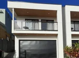 Surfside Retreat-Stylish Escape