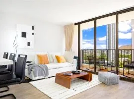 Freshly Updated Condo in Waikiki with Free Parking