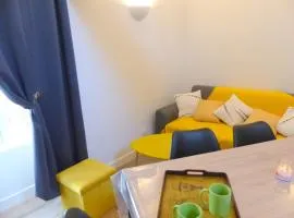 Maison typique à Broût-Vernet avec animaux admis - FR-1-489-68