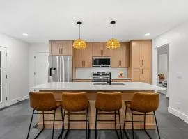 Modern Woodland Escape - Game Room - Grill