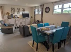 Charmant gîte PMR avec parking, 2 chambres, salles d'eau privatives - Accueil chaleureux - FR-1-611-103