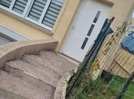 Maisonnette avec jardin Reims centre