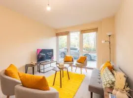 Pass the Keys Bright 2Bed 2Bath Flat - 2 mins to Tube & Parking