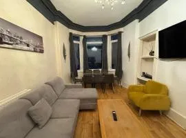 Monty's Residence - 10 Guests 7 Beds City Centre