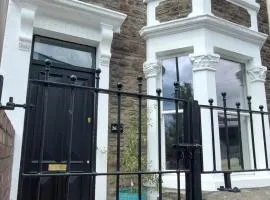 Large newly refurbished house close to harbour