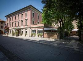 Hotel Spessotto, viešbutis mieste Portogruaras